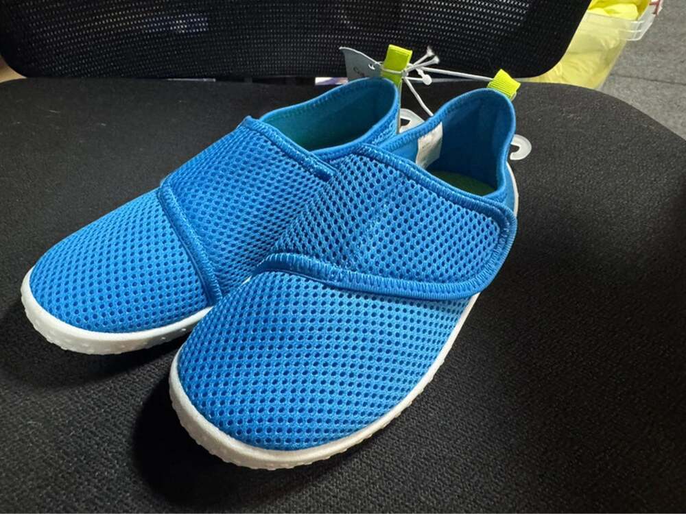 NWT Kids Cat & Jack Water Shoes - XL (11/12)